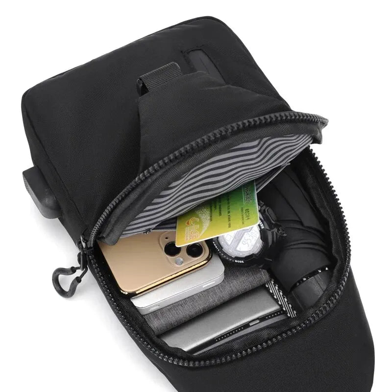 TrailVolt – Sacoche Randonnée Homme Étanche avec Port USB